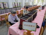林高塚委員及夏良宙委員檢視佐證資料