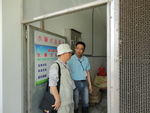 林高塚委員及夏良宙委員視察水簾式蛋雞舍