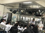 認真看示範