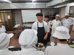 同學們認真聽講