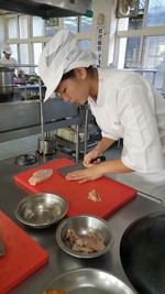 雞胸肉切配