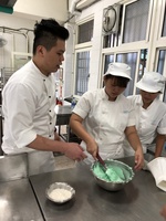 1061030餐技三甲西點協同教學7