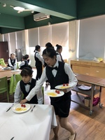 徒手上餐