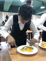 1090327餐飲服務課程單元水果切割-餐技二甲10