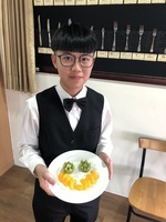 1090327餐飲服務課程單元水果切割-餐技二甲15