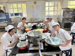 1120329烘焙三交通安全融入蛋糕裝飾4