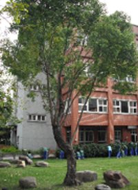 第三區-圖書館前草坪